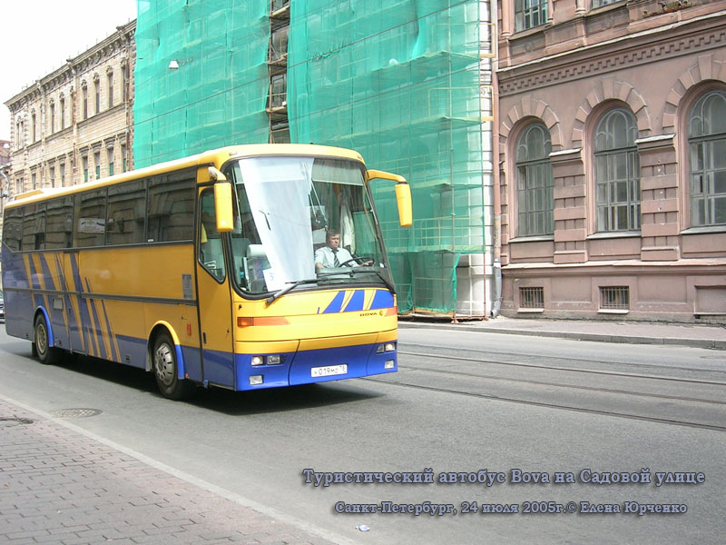 Санкт-Петербург. Туристический автобус Bova (у019мо-78rus) на Садовой улице