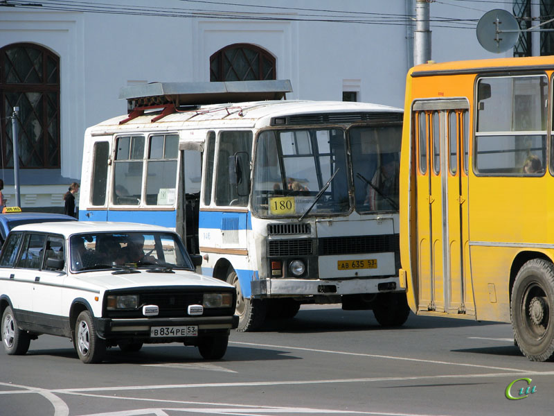 Великий Новгород. ПАЗ-3205-110 ав635