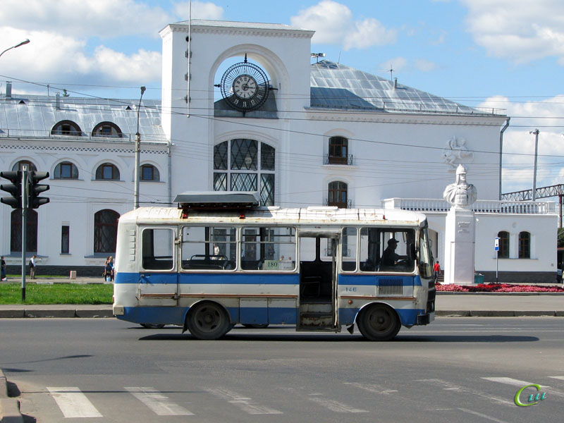 Великий Новгород. ПАЗ-3205-110 ав635