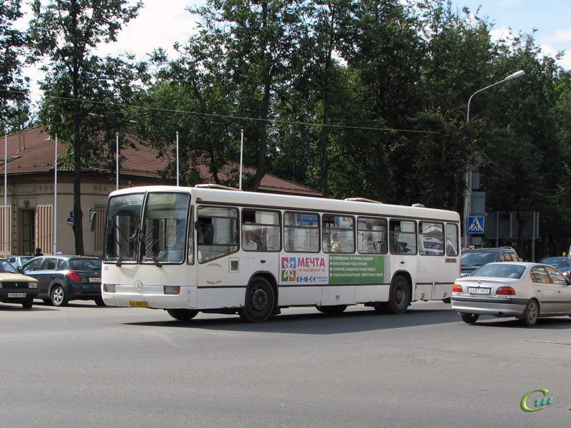 Великий Новгород. Mercedes-Benz O345 ав658