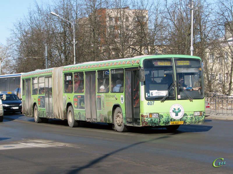 Великий Новгород. Mercedes-Benz O345G ав667