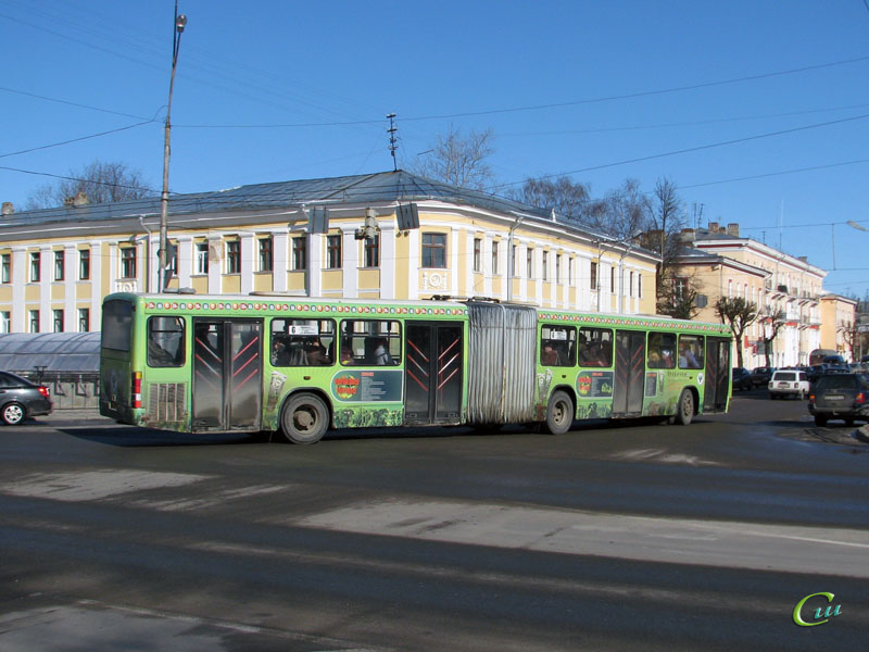 Великий Новгород. Mercedes-Benz O345G ав667