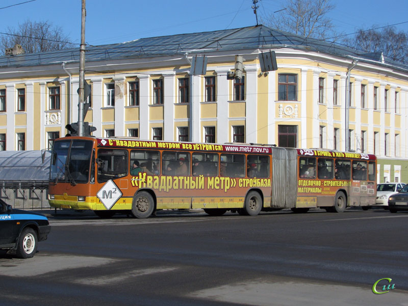 Великий Новгород. Mercedes-Benz O345G ав670