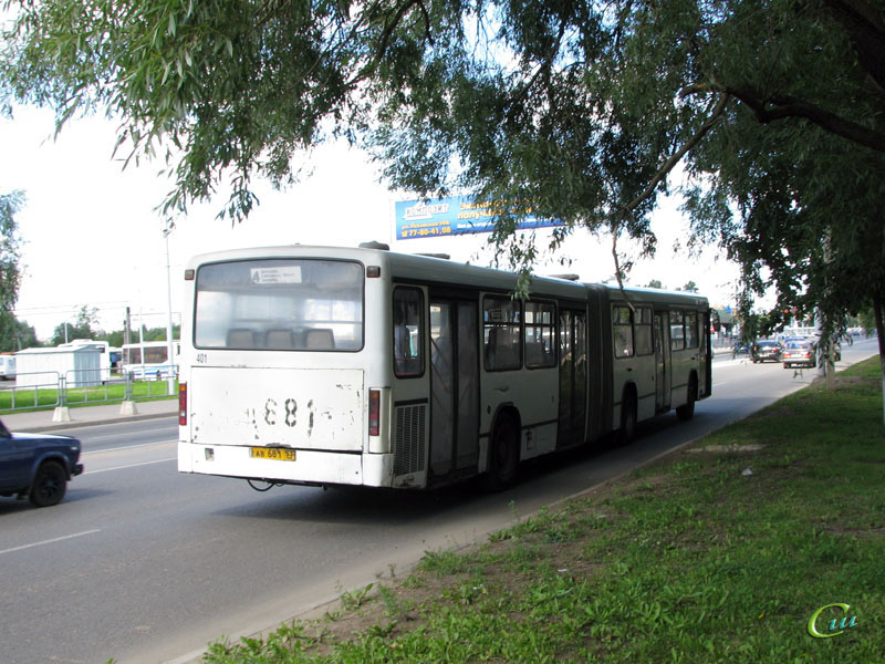 Великий Новгород. Mercedes-Benz O345G ав681