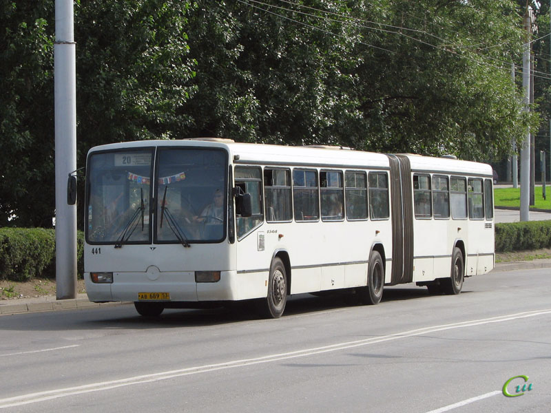 Великий Новгород. Mercedes-Benz O345G ав689