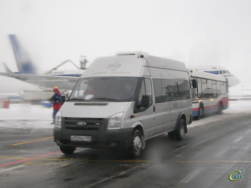 Москва. Нижегородец-2227 (Ford Transit) а959вх