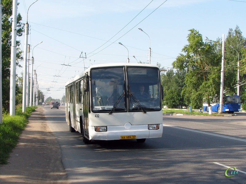 Великий Новгород. Mercedes-Benz O345 ав684