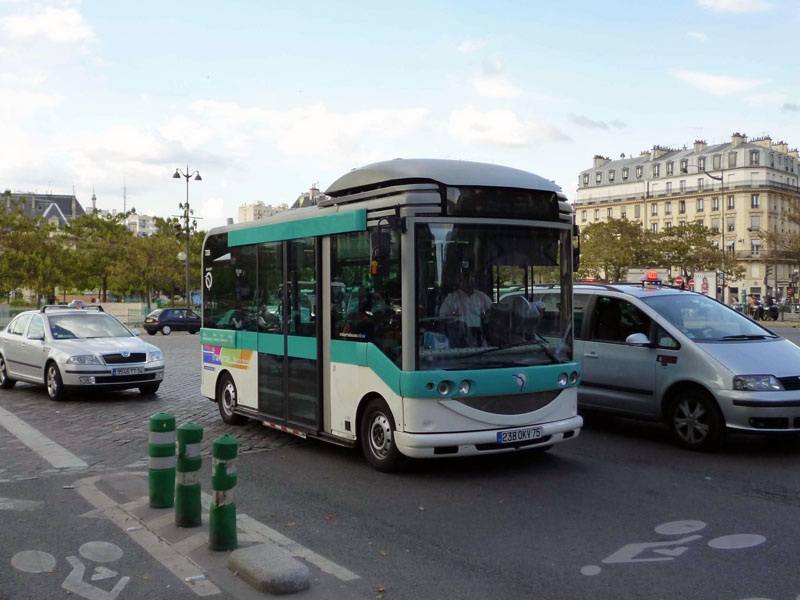 Париж. Gruau Microbus 238 QKV 75