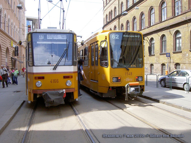 Будапешт. Tatra T5C5 №4166, Duewag TW6000 №1548