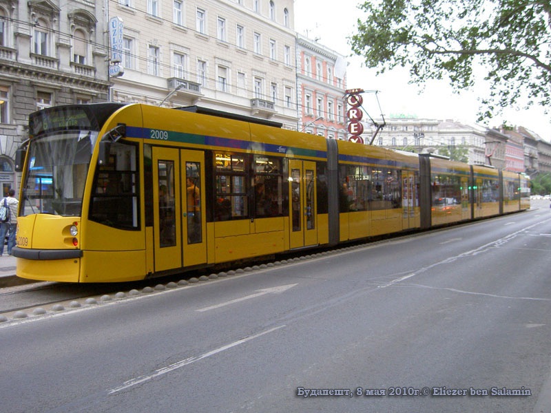 Будапешт. Siemens Combino Supra NF12B №2009