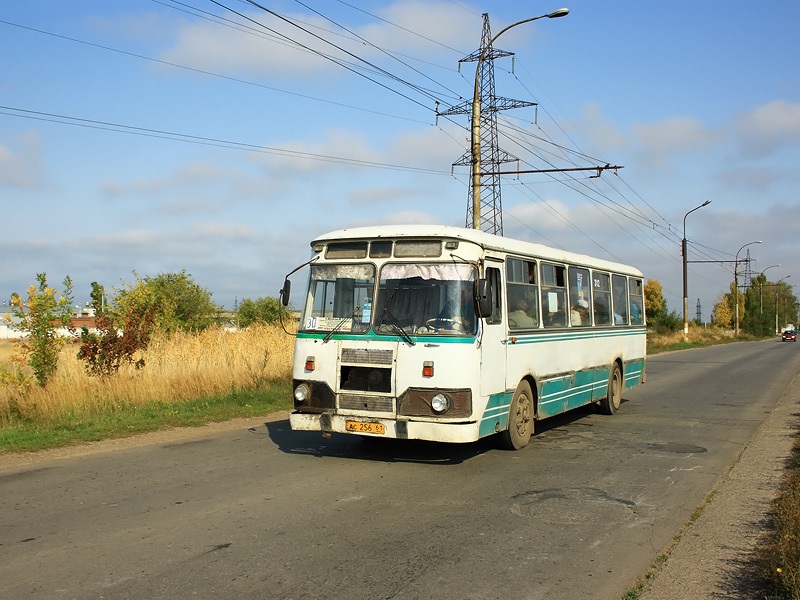 Волгодонск. ЛиАЗ-677М ас256