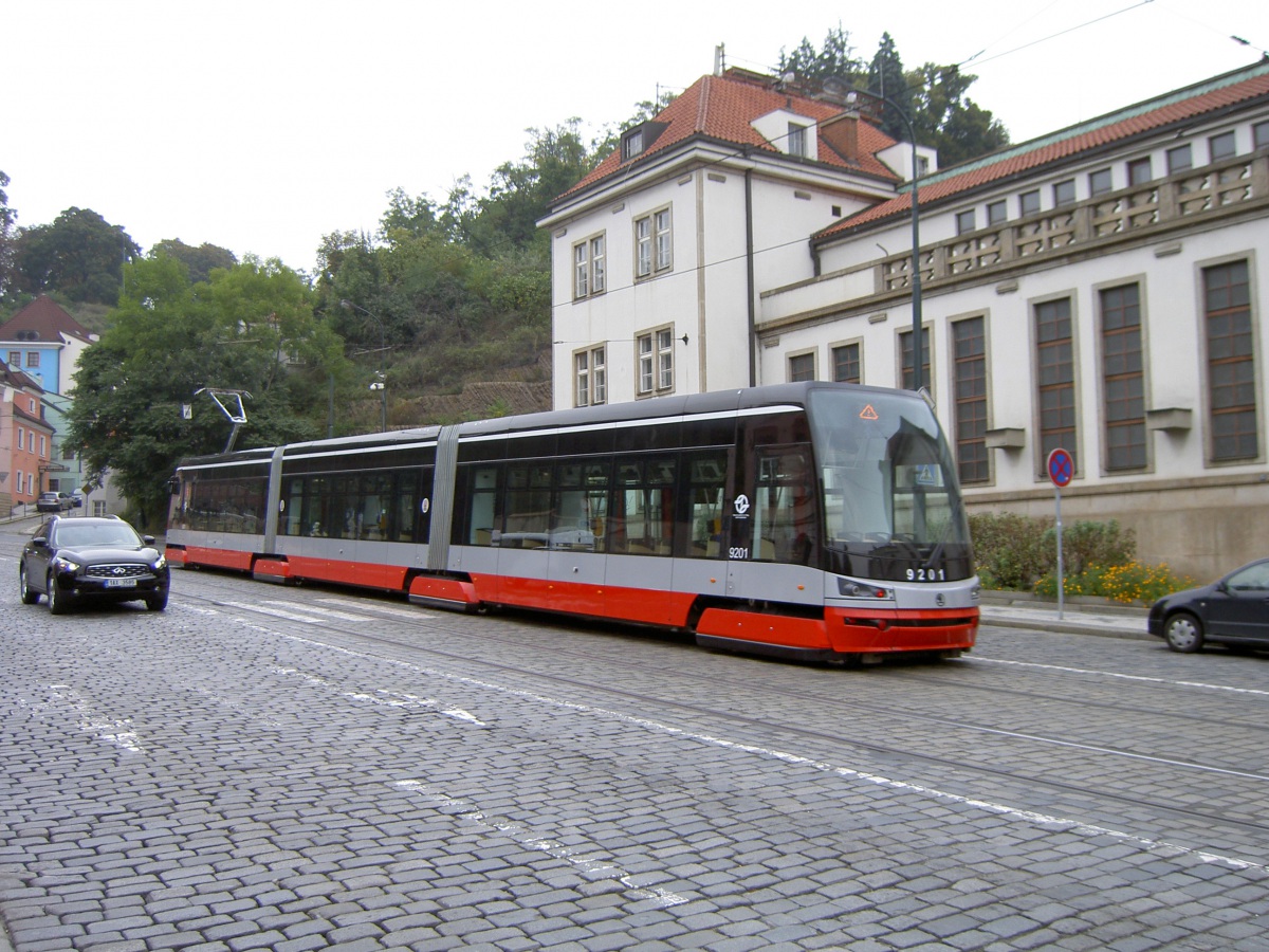 Прага. Škoda 15T №9201
