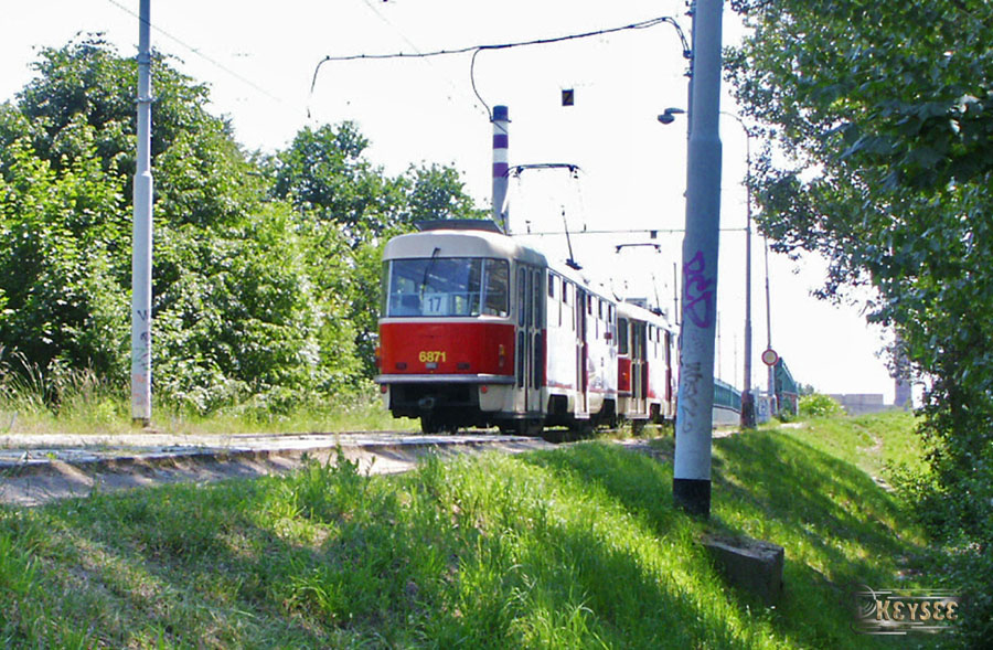 Прага. Tatra T3 №6871