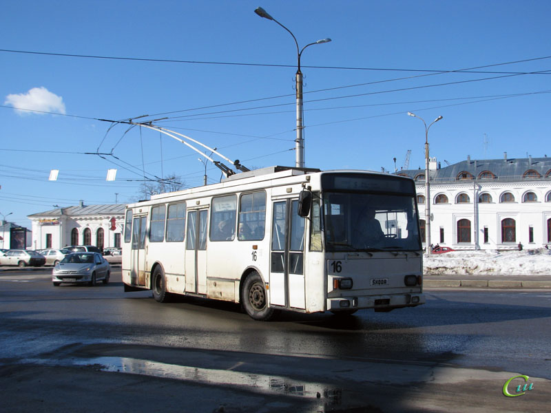 Великий Новгород. Škoda 14TrM (ВМЗ) №16