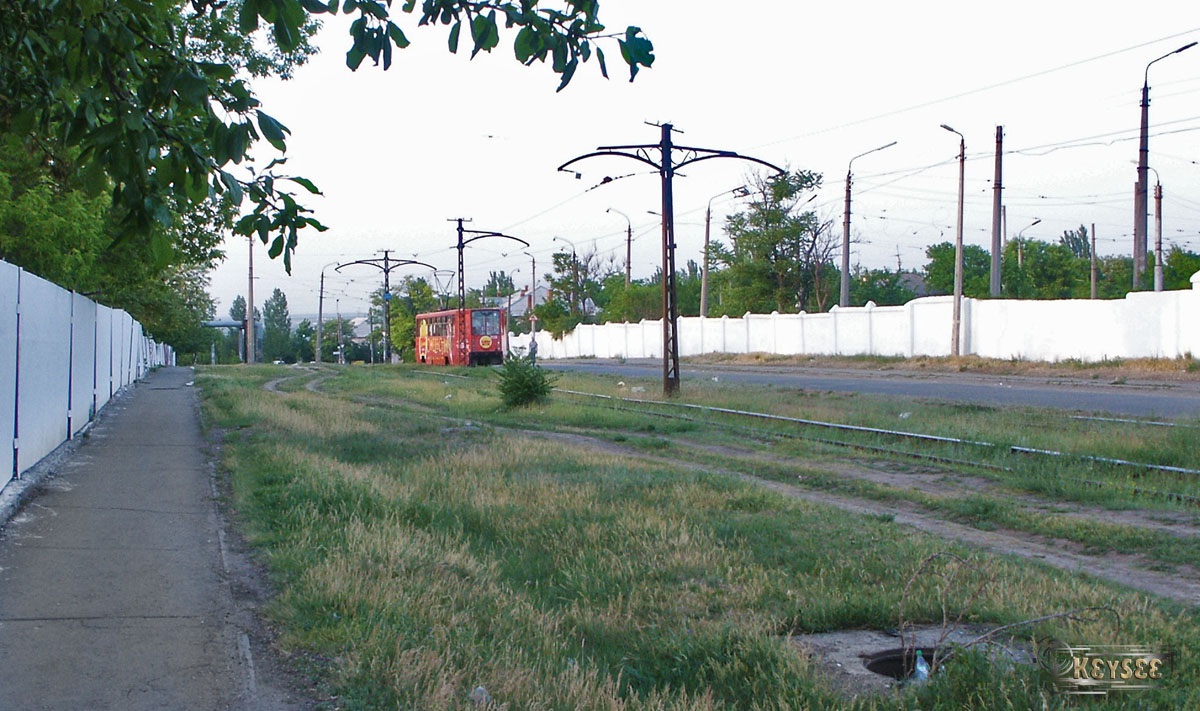 Николаев. Улица Строителей, между трамвайным и троллейбусным депо