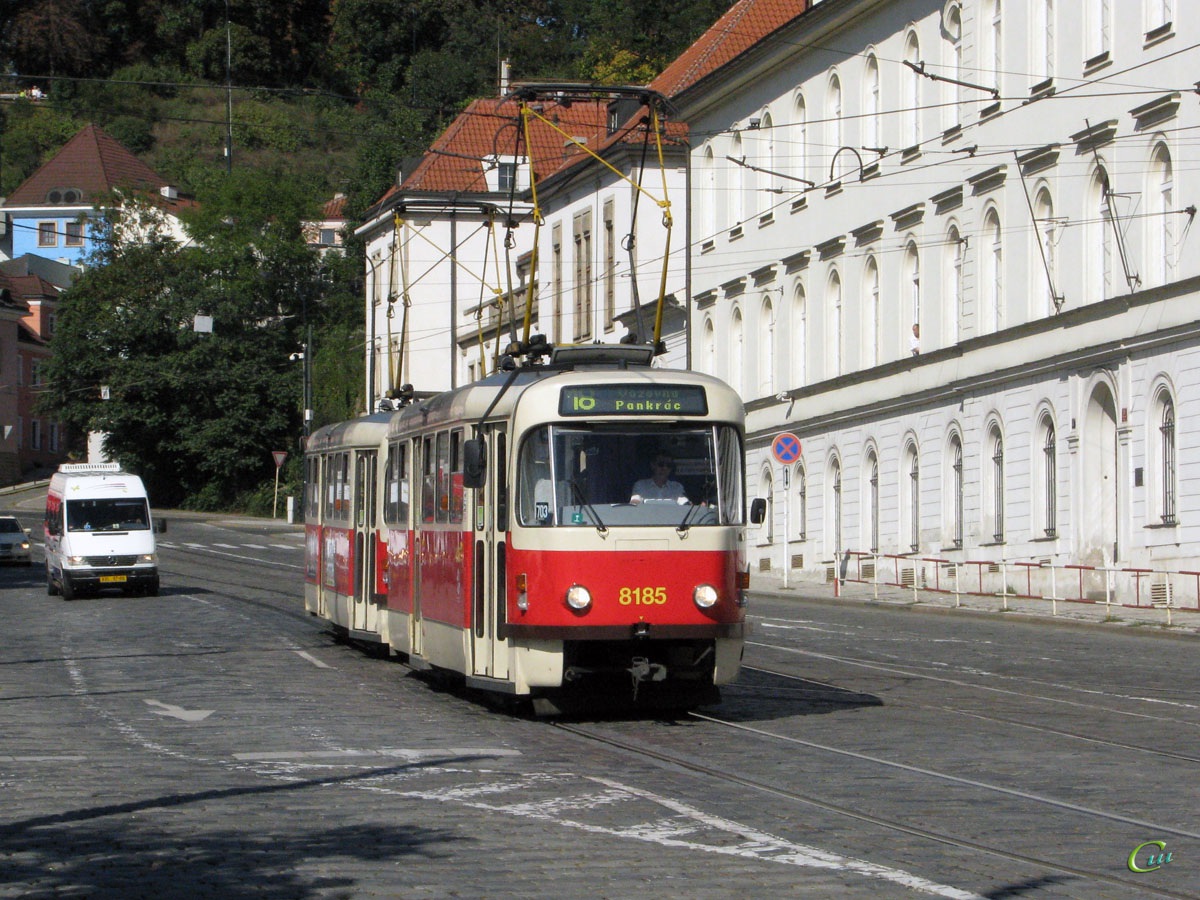 Прага. Tatra T3R.PV №8185