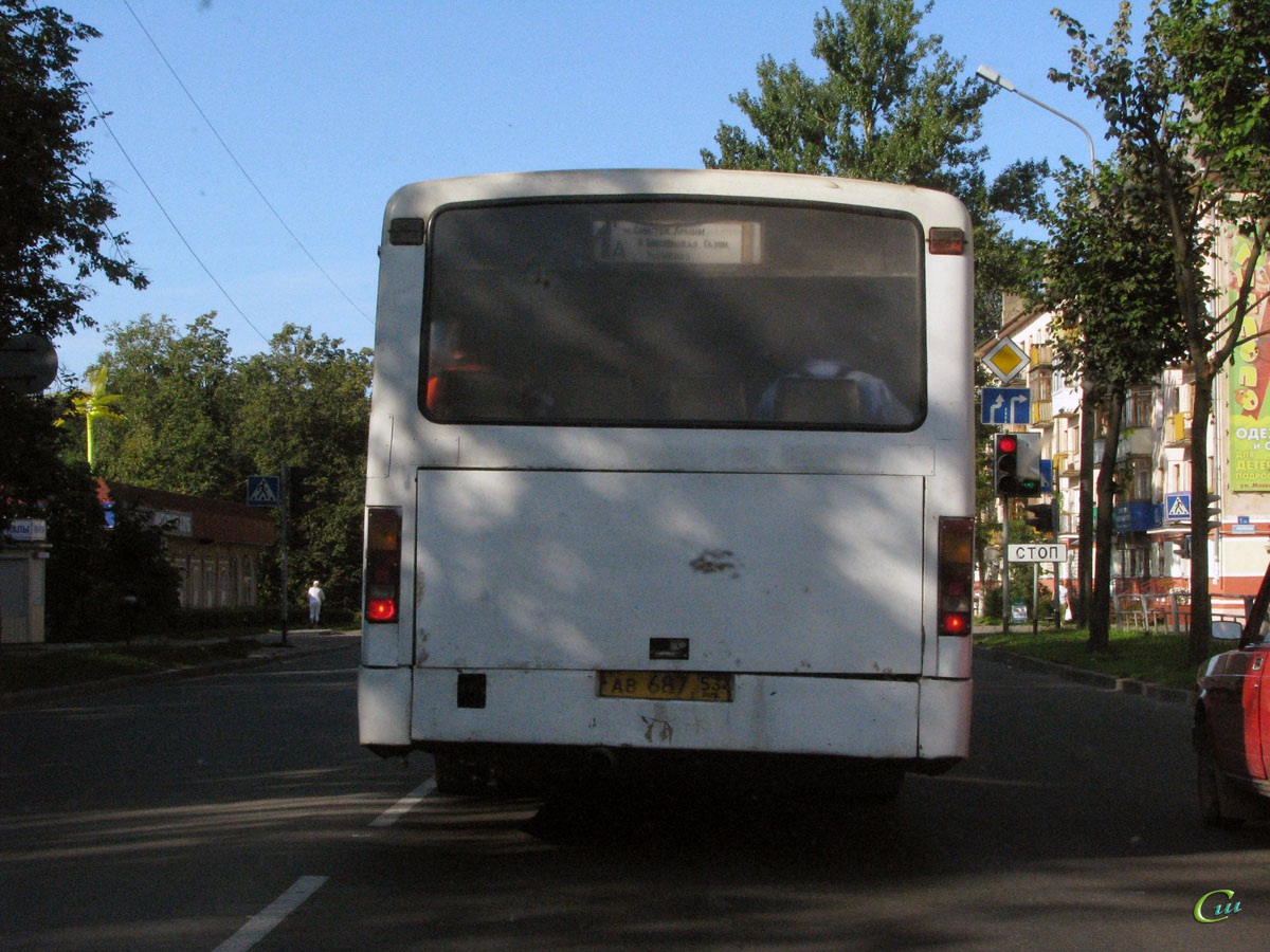 Великий Новгород. Mercedes-Benz O345 ав687