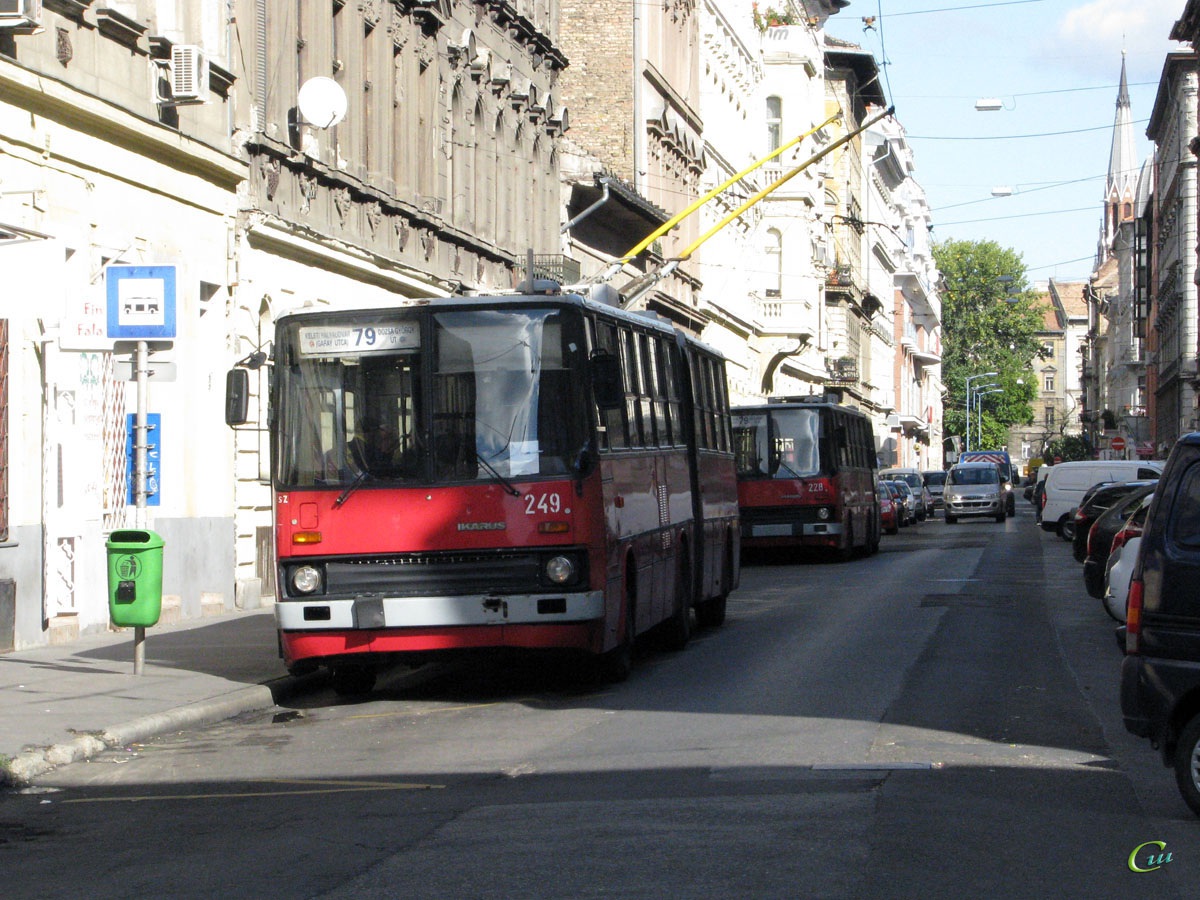 Будапешт. Ikarus 280.94 №249, Ikarus 280.94 №228