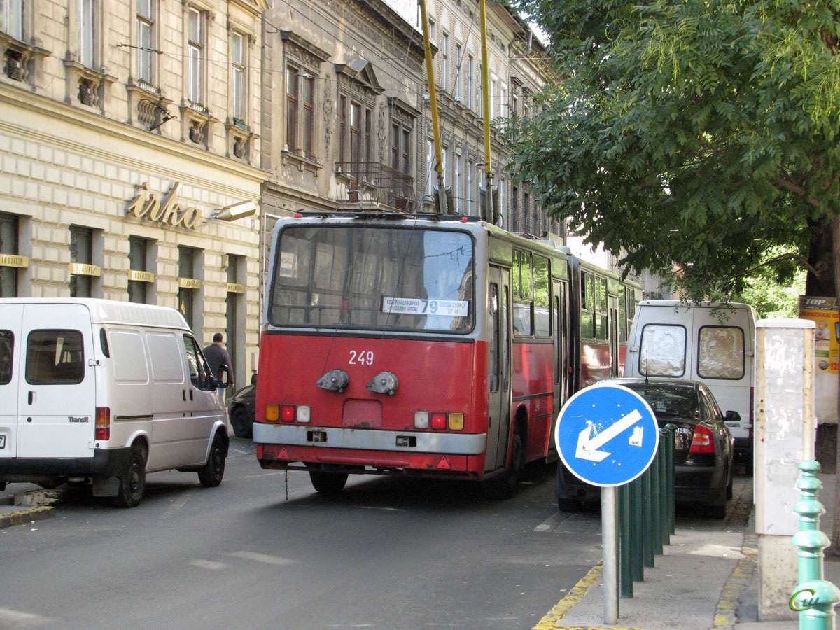 Будапешт. Ikarus 280.94 №249