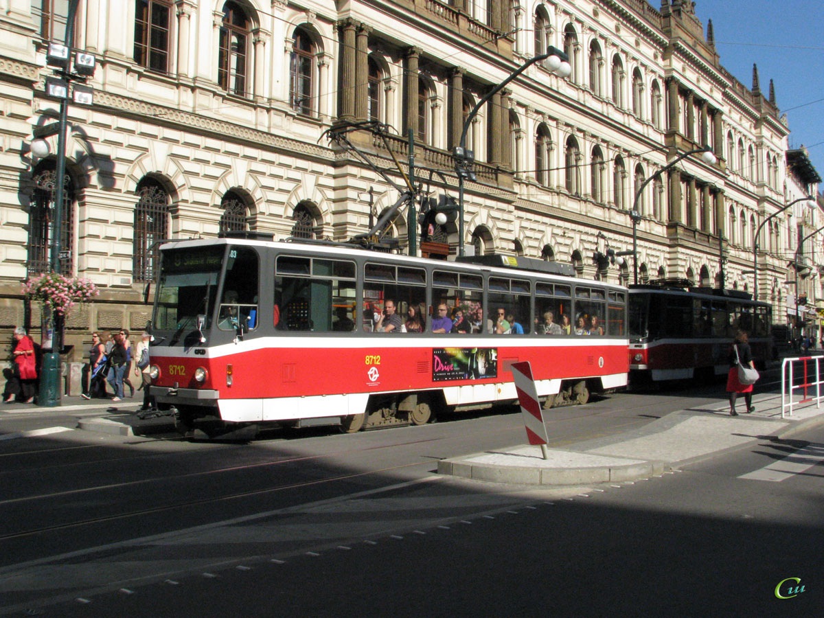 Прага. Tatra T6A5 №8712