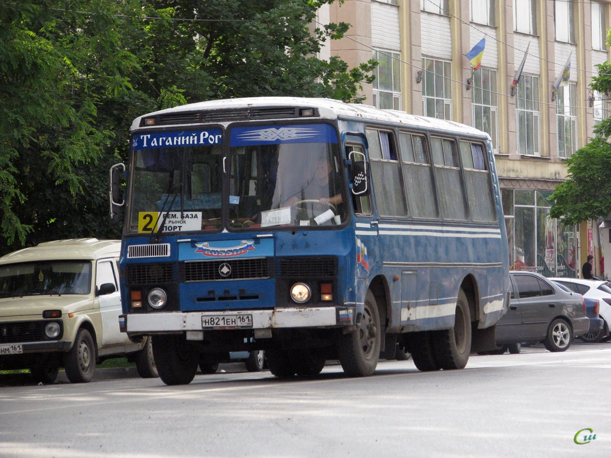 Таганрог. ПАЗ-3205 н821ен