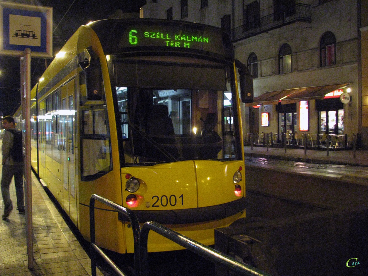 Будапешт. Siemens Combino Supra NF12B №2001