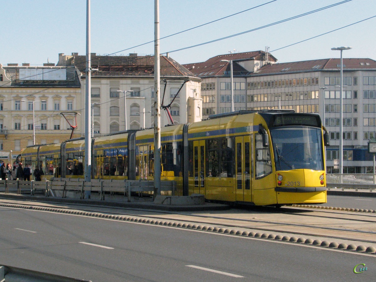 Будапешт. Siemens Combino Supra NF12B №2013