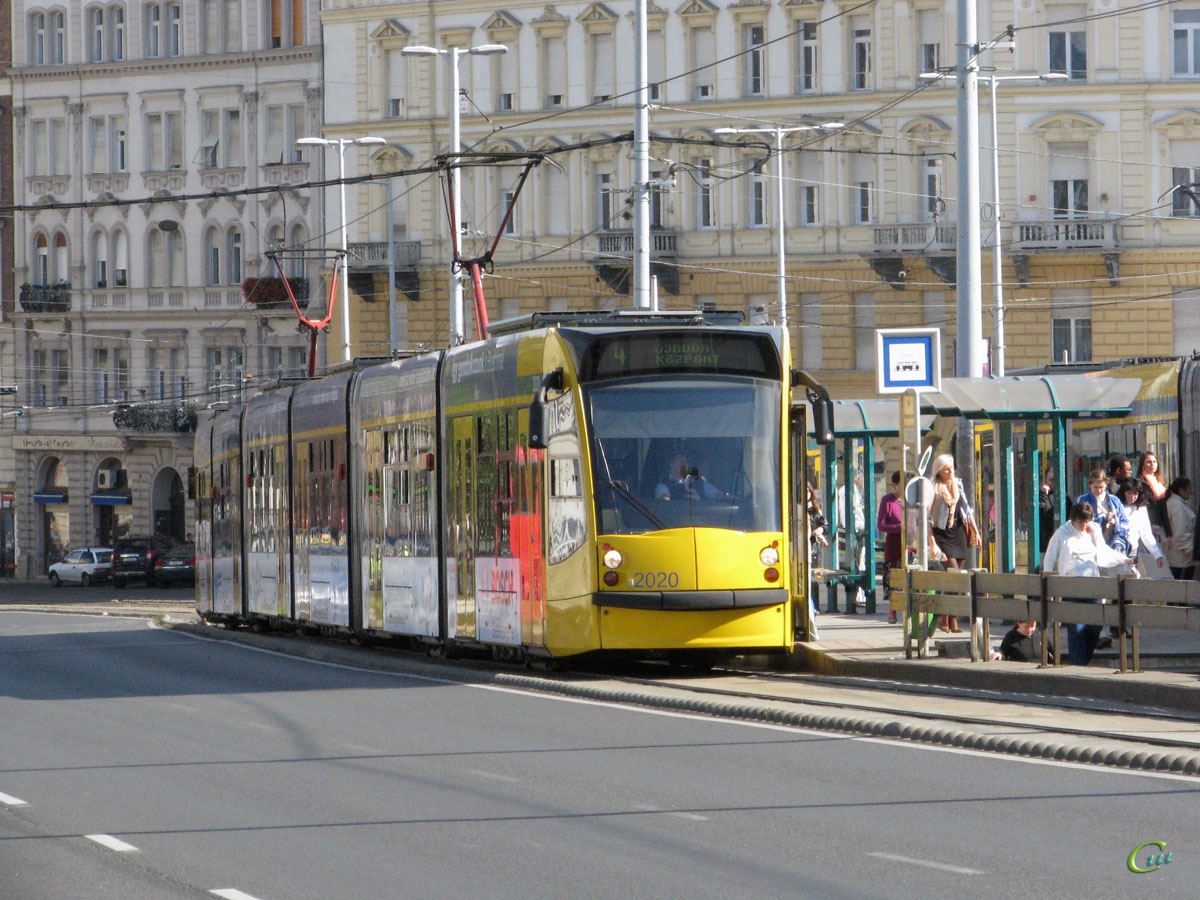 Будапешт. Siemens Combino Supra NF12B №2020