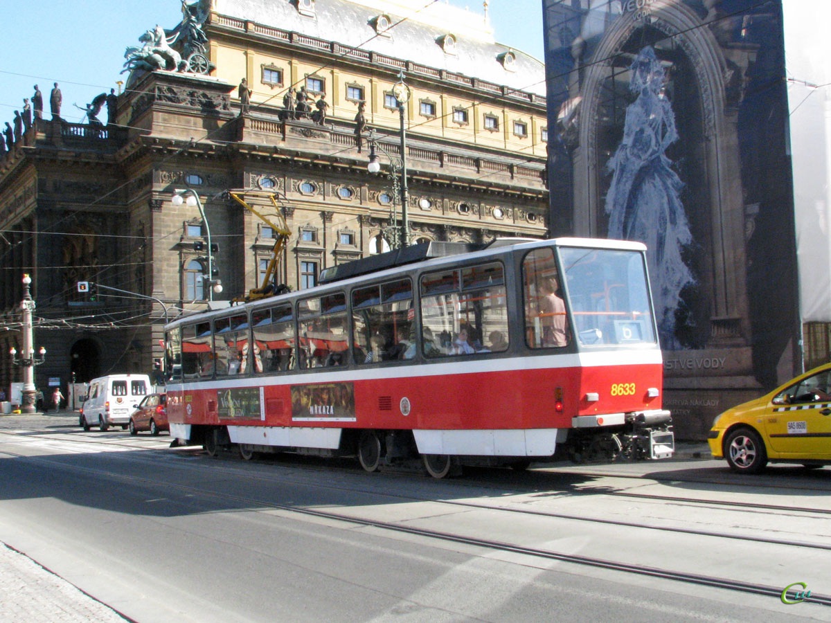 Прага. Tatra T6A5 №8633