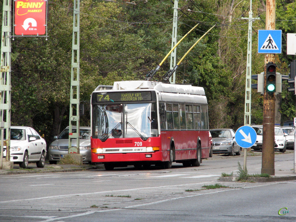 Будапешт. Ikarus 412.81T №709