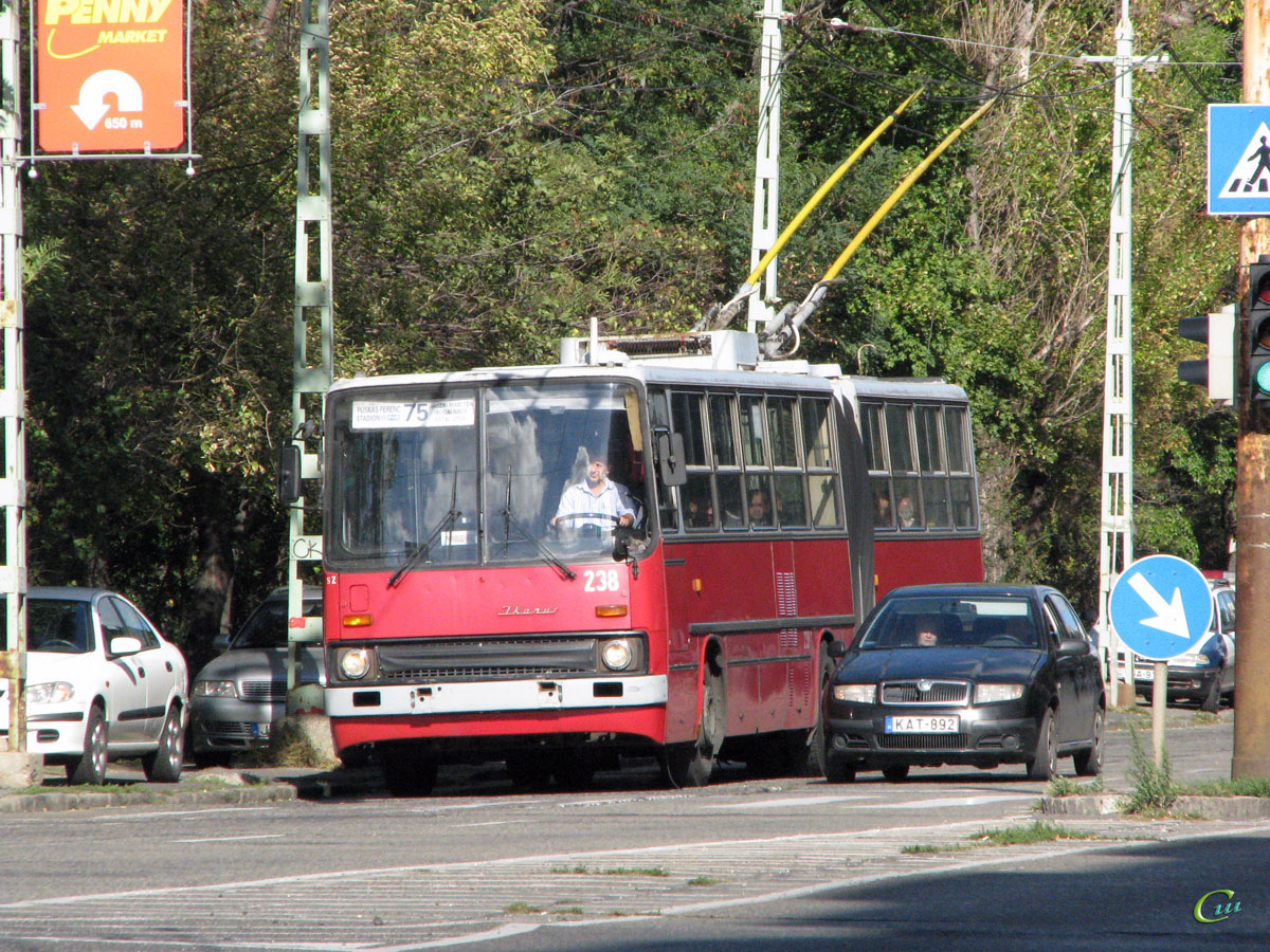 Будапешт. Ikarus 280.94 №238