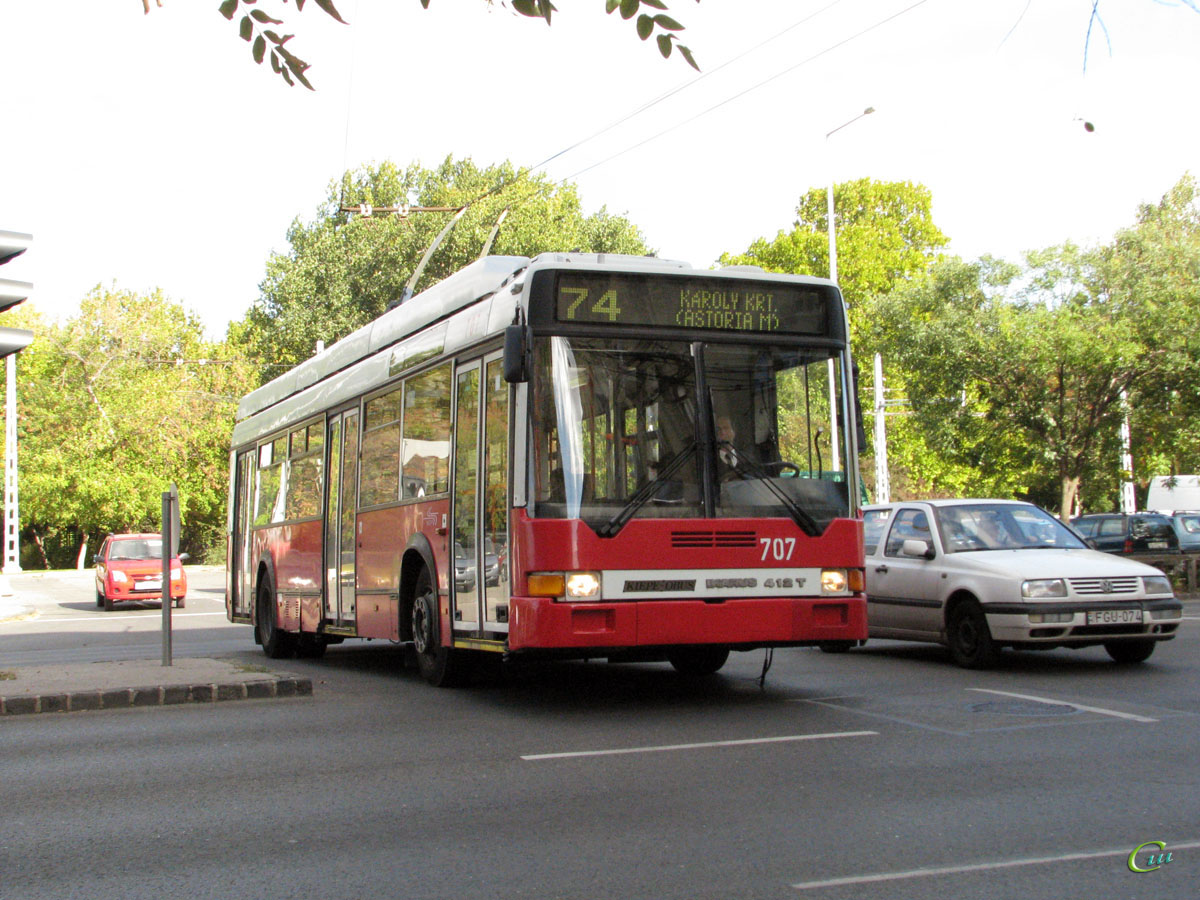 Будапешт. Ikarus 412.81T №707