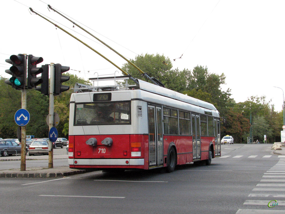 Будапешт. Ikarus 412.81T №710