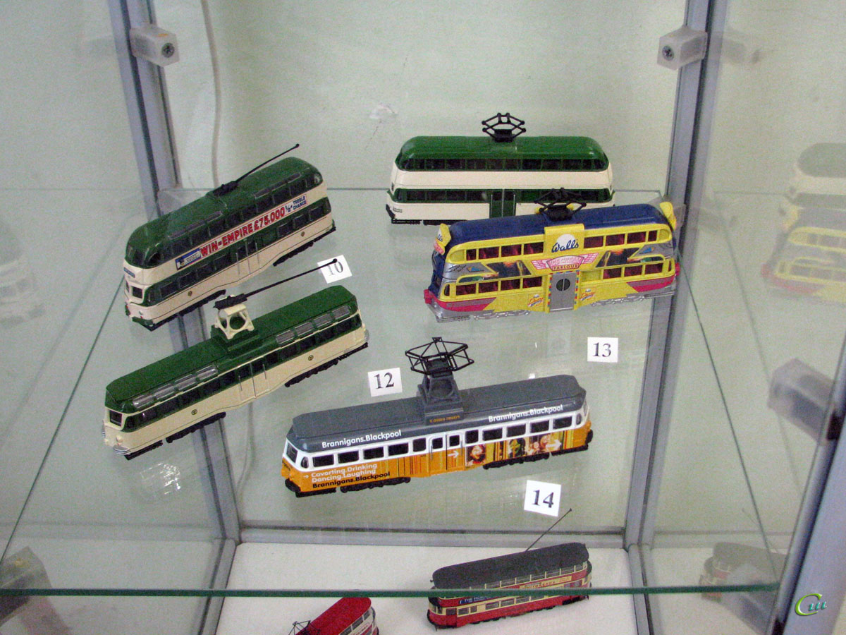 Таганрог. Модели различных трамваев, выполненные в масштабе 1:87