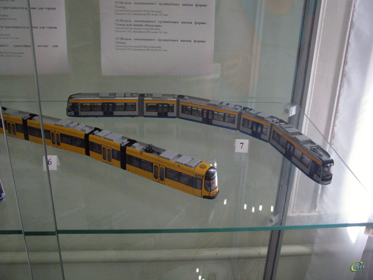 Таганрог. Модели трамваев для Дрездена (6) и Лейпцига (7), выполненные в масштабе 1:87