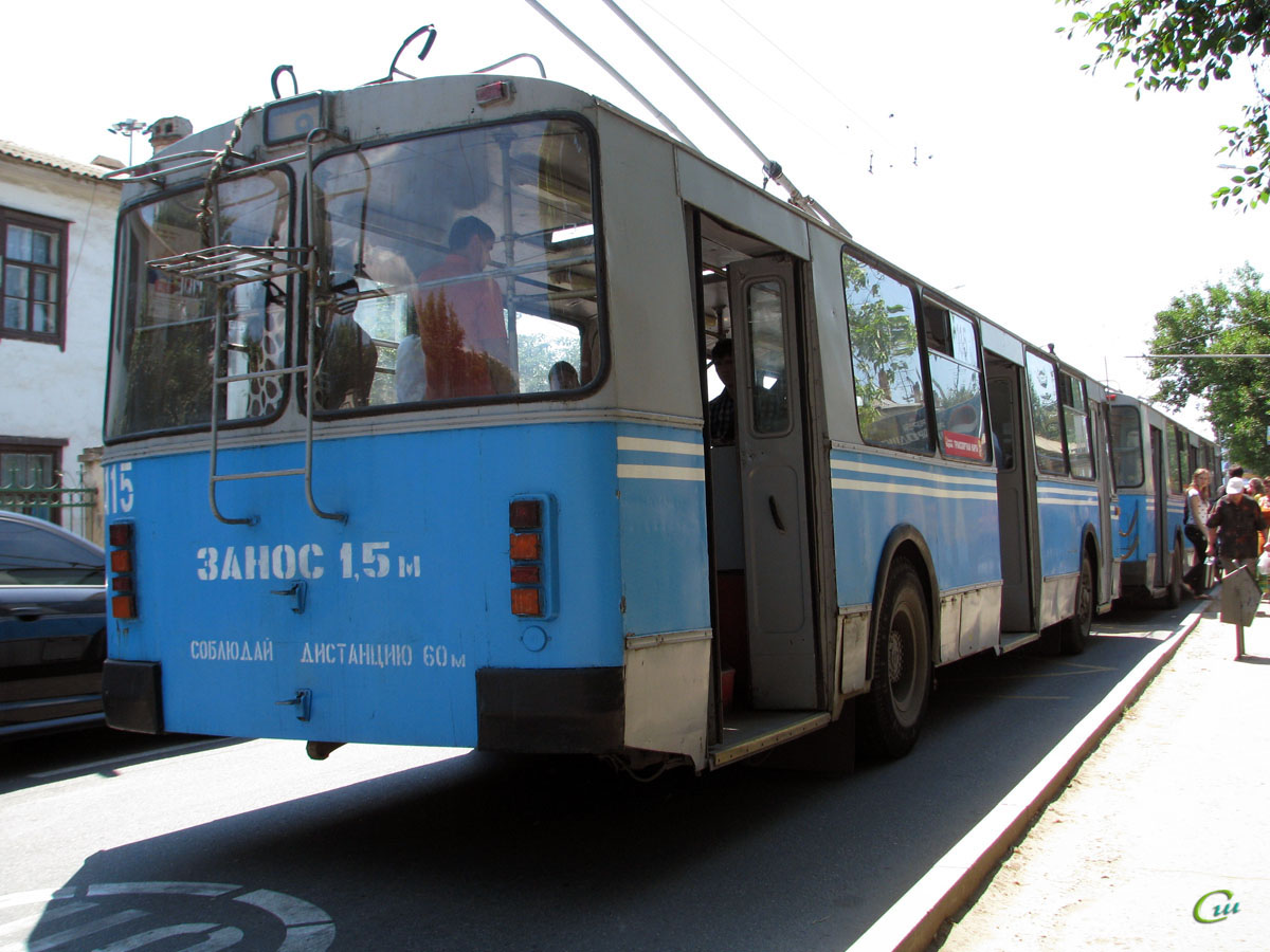 Троллейбус поезд. ЗИУ 9 Краснодар. Троллейбусный поезд ЗИУ 682 Краснодар. Троллейбусные поезда ЗИУ-9. Троллейбус ЗИУ-9 Краснодар.