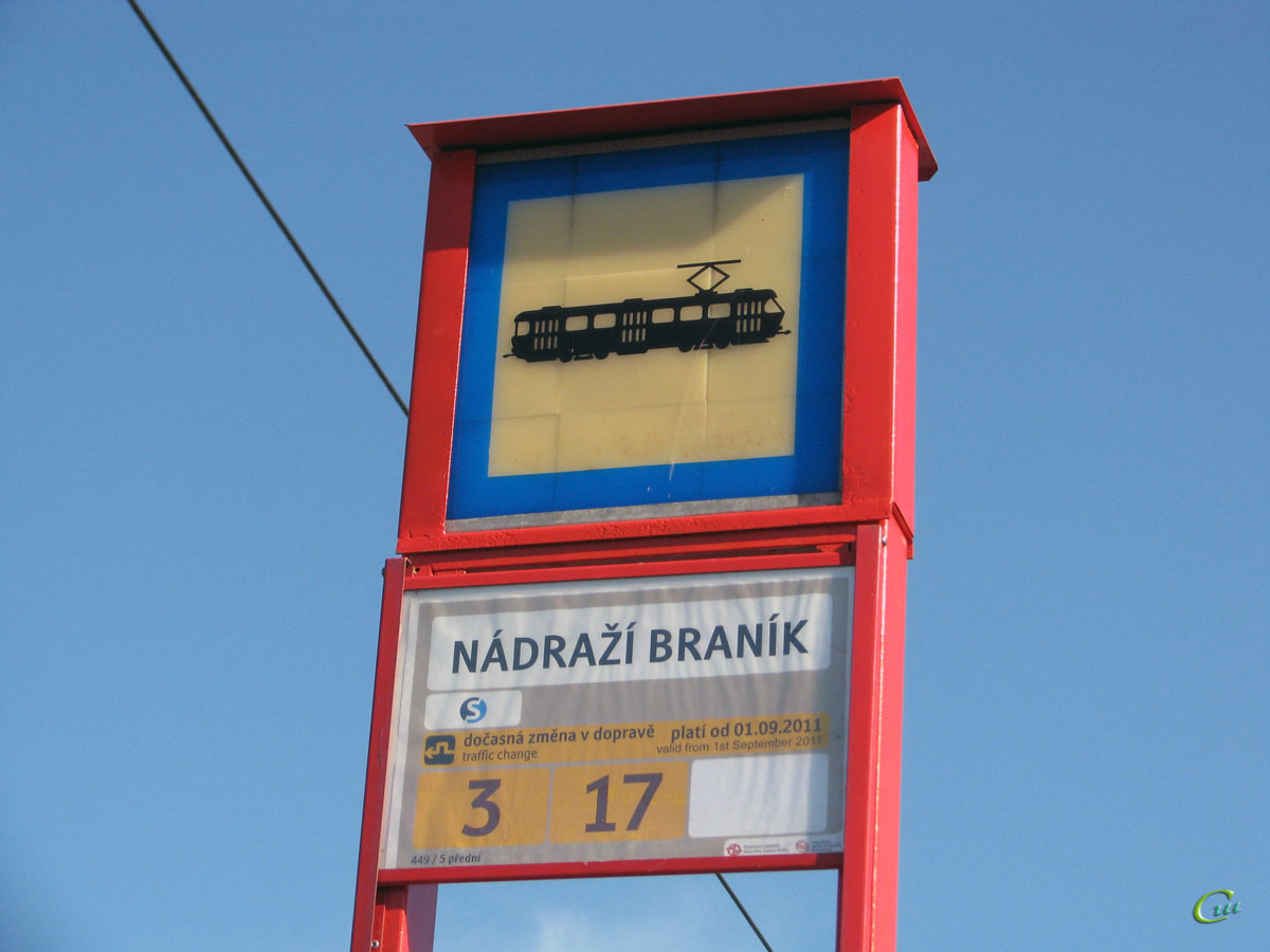 Прага. Временный маршрутный указатель на конечной станции Nadrazi Branik