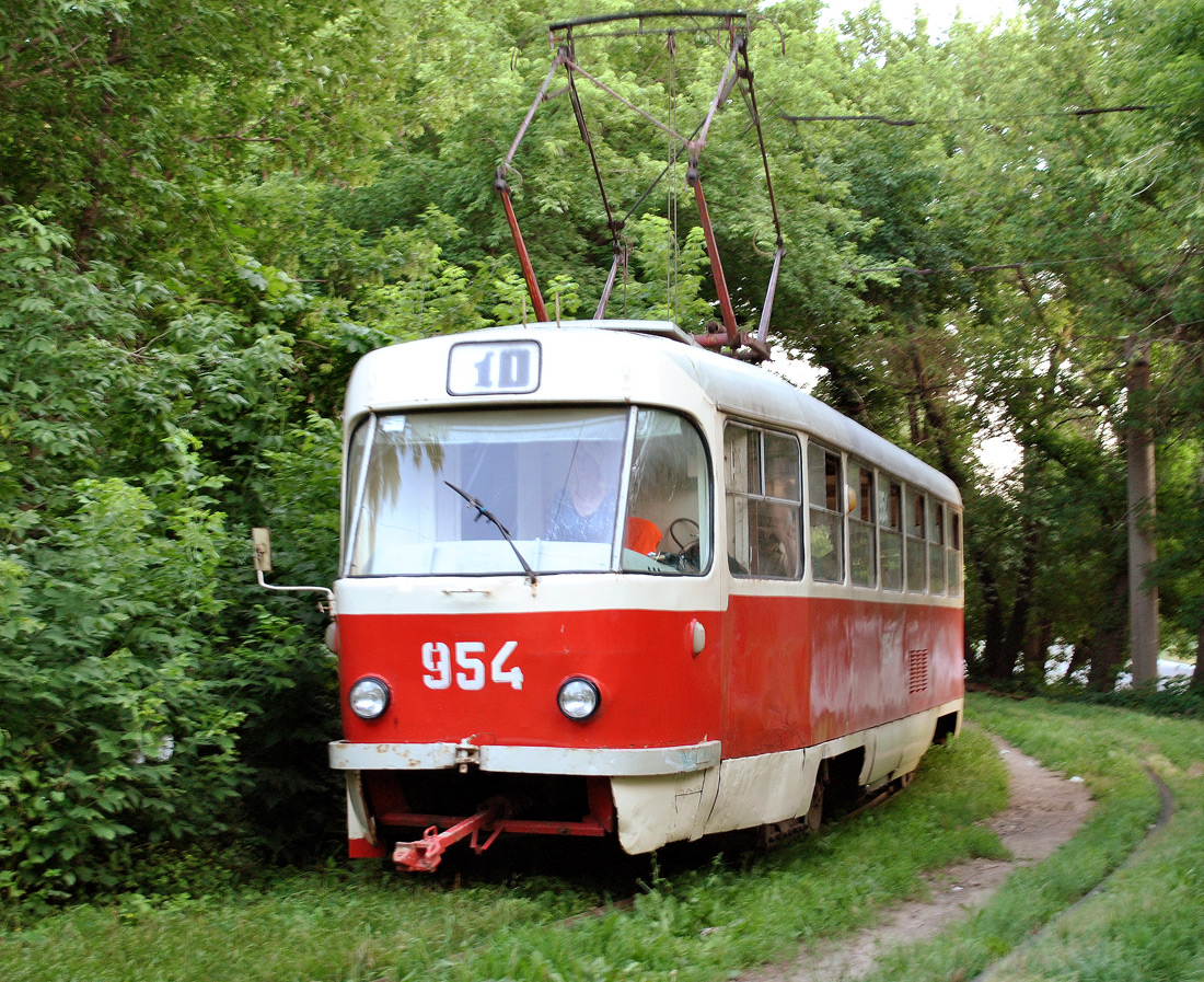 Донецк. Tatra T3SU №954