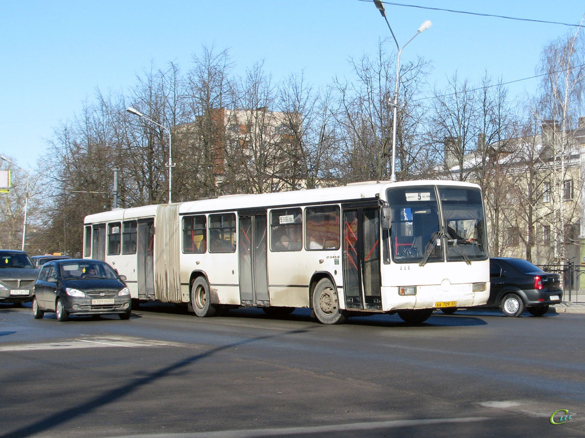 Великий Новгород. Mercedes-Benz O345G ав709