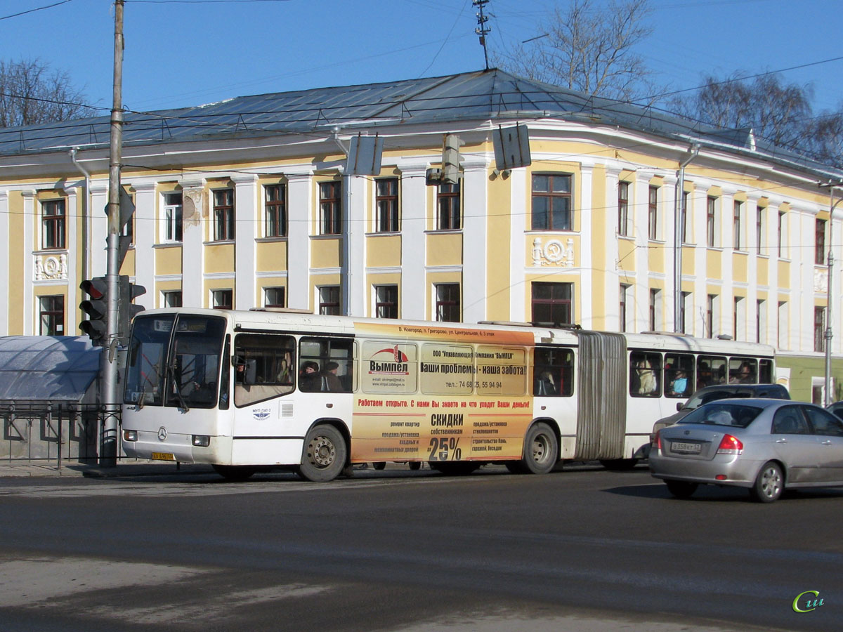 Великий Новгород. Mercedes-Benz O345G ав696