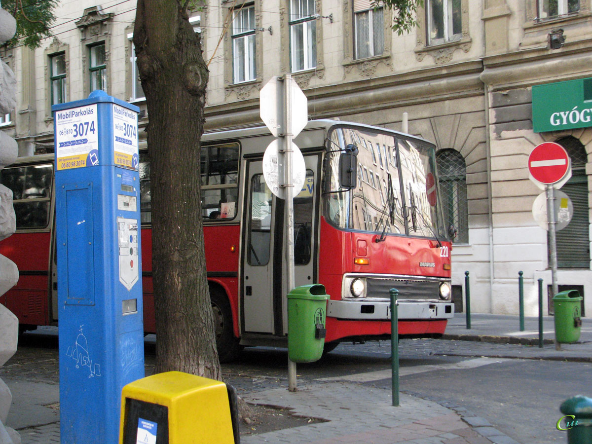 Будапешт. Ikarus 280.94 №220