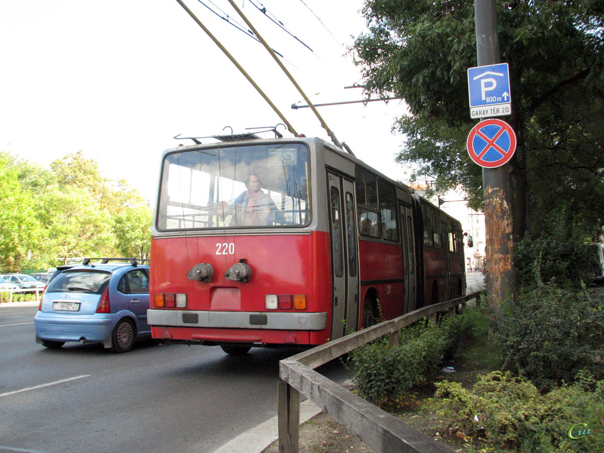 Будапешт. Ikarus 280.94 №220