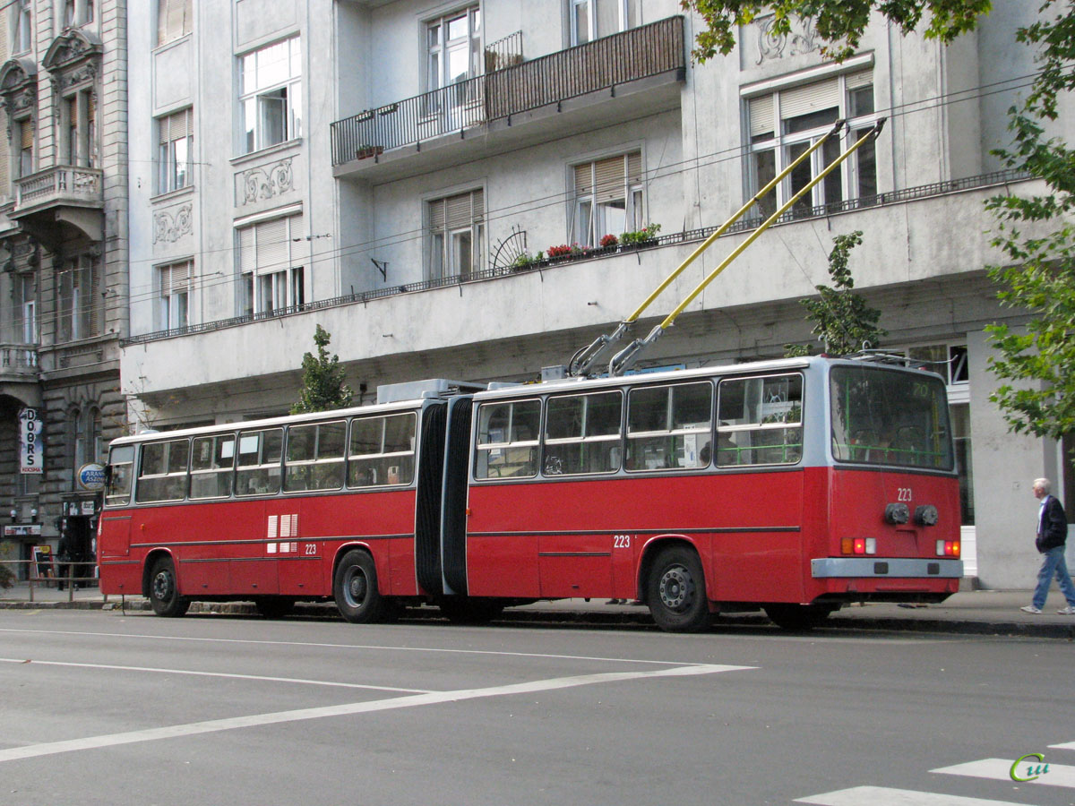 Будапешт. Ikarus 280.94 №223