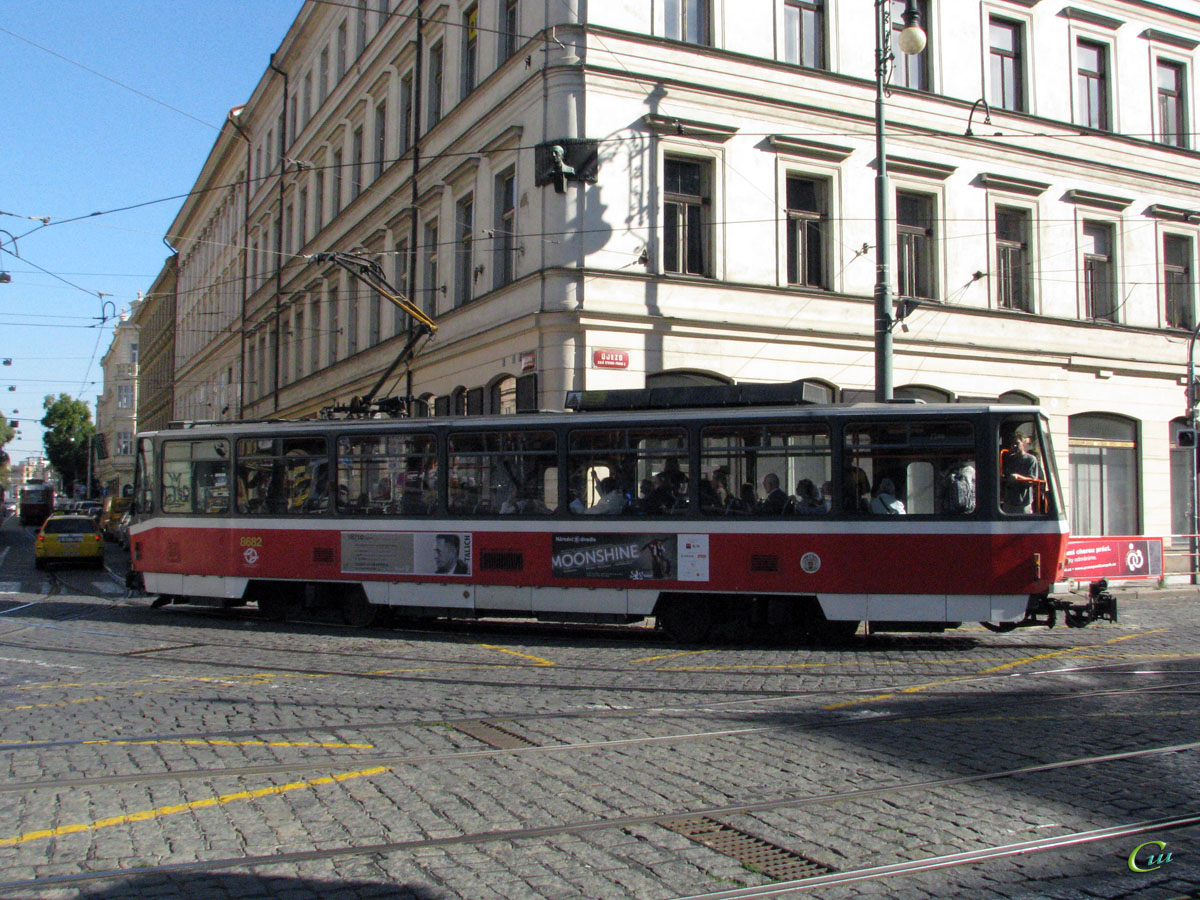 Прага. Tatra T6A5 №8682