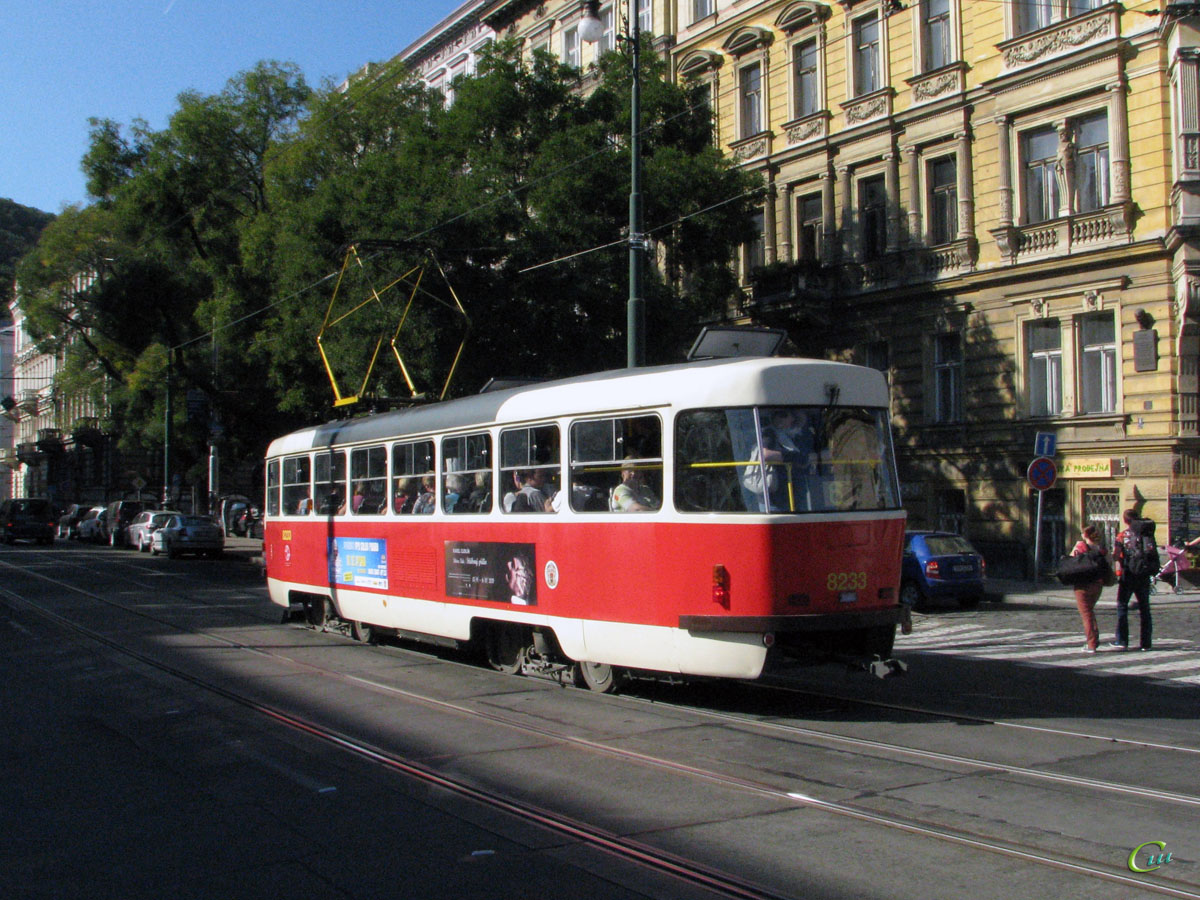 Прага. Tatra T3R.P №8233