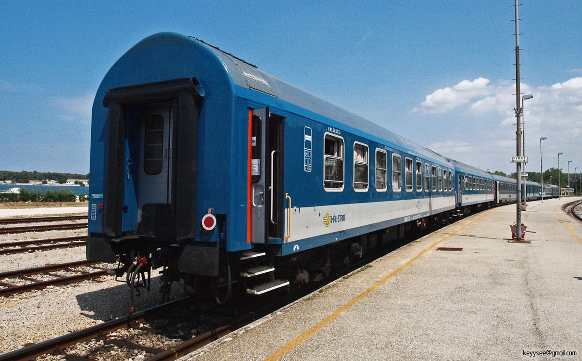 Пула. Пассажирский поезд №1472 «Istra» (Будапешт-Пула), Станция Пула