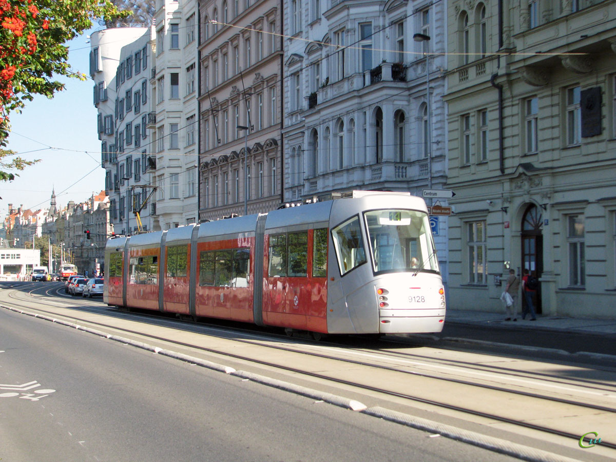 Прага. Škoda 14T №9128