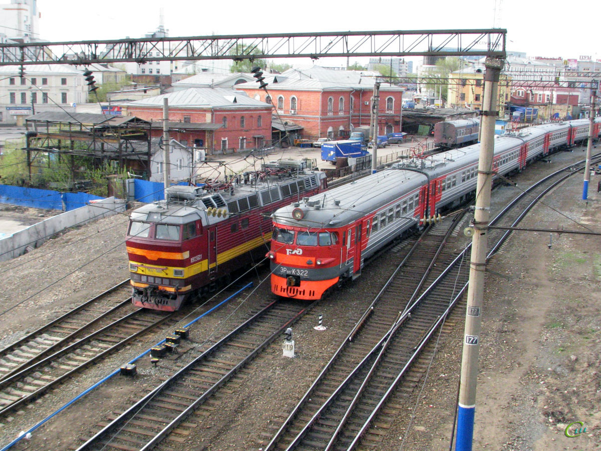 Нижний Новгород. ЧС4т-560, ЭР9ПК-322