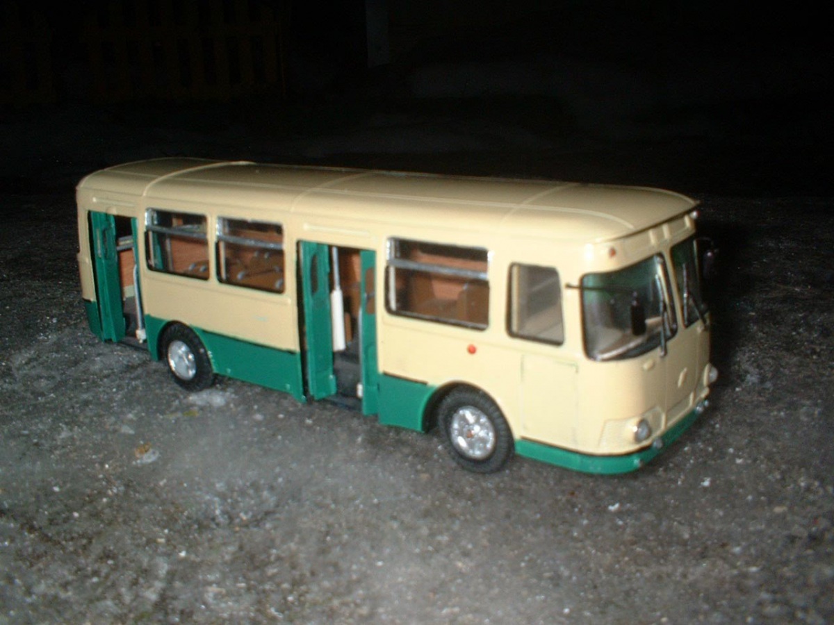 Санкт-Петербург. Модель автобуса КАвЗ-3100 «Сибирь»