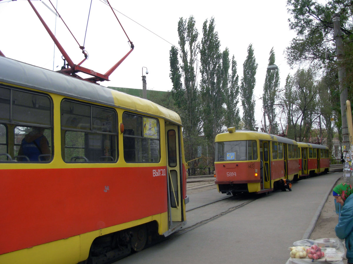 Волгоград. Tatra T3SU №5770, Tatra T3SU №5813, Tatra T3SU №5814